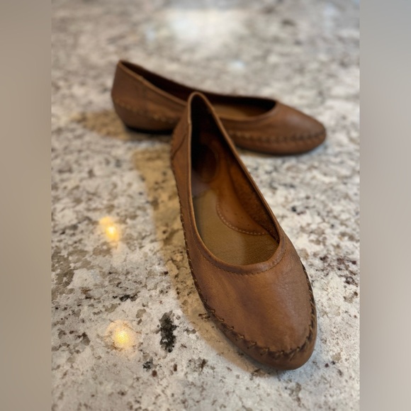 Born Shoes - Born Women's Tan Leather Flats‎